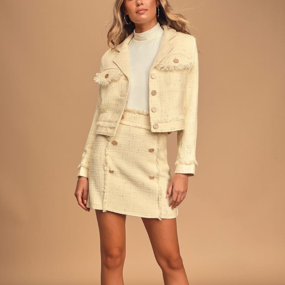 Lulus- Cream Skirt with gold buttons